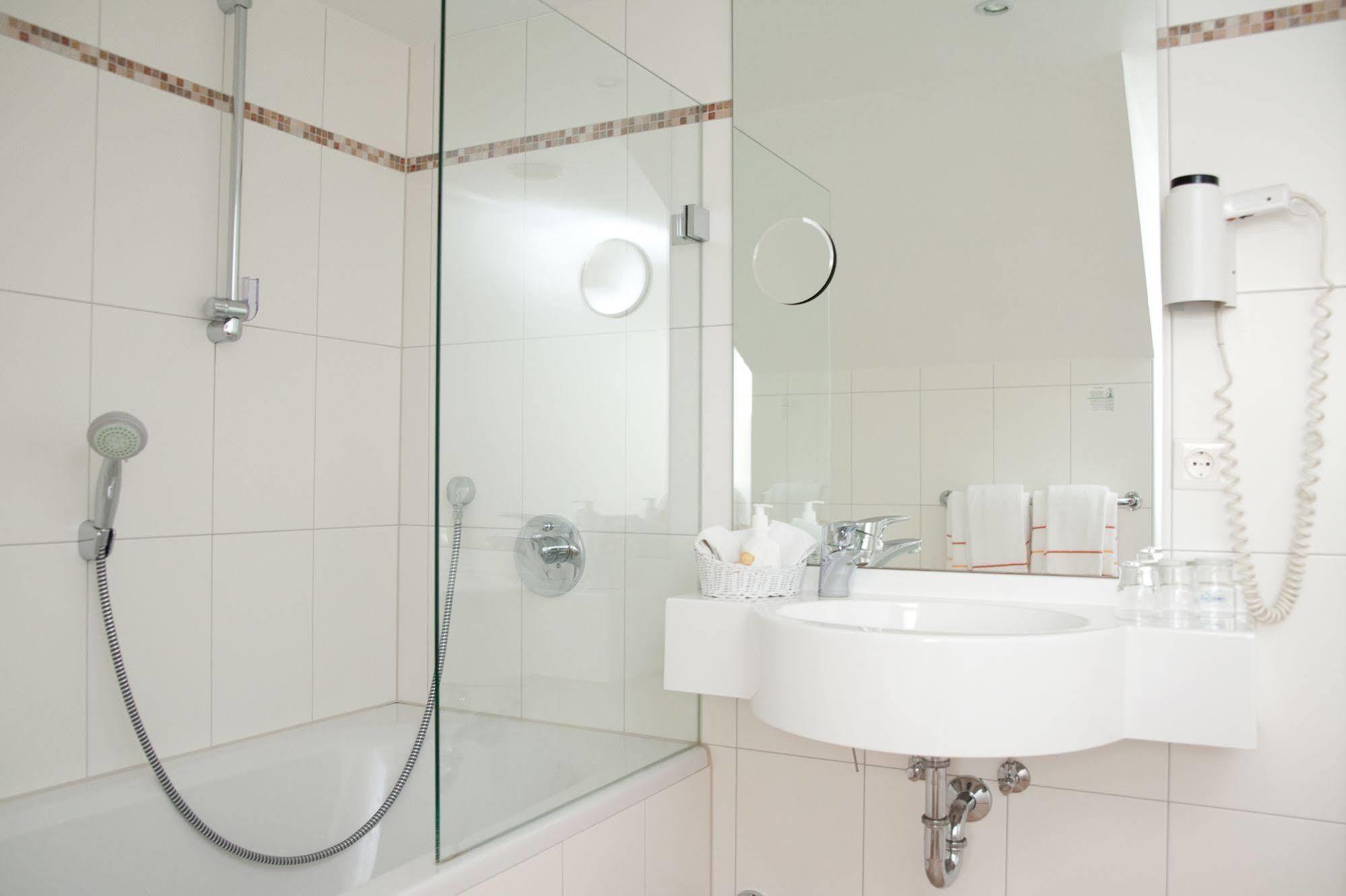 Luise 3* Erlangen